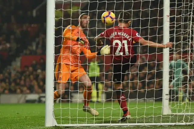 Manchester United - Arsenal: tremendo blooper de David de Gea

