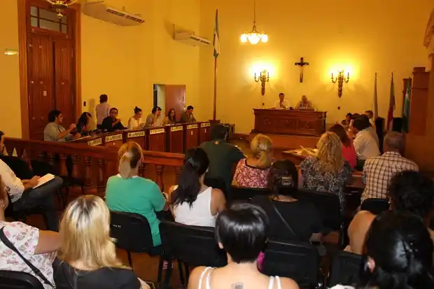 Aprobaron la creación de Asambleas Populares y la incorporación de tierras al banco municipal