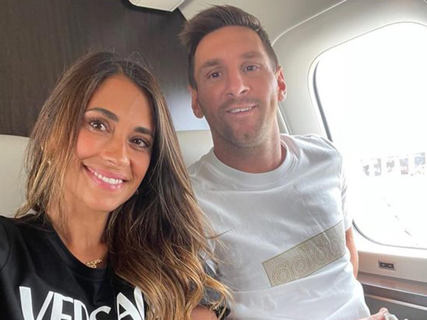 Messi y Antonella viajan con sus hijos a Uruguay al festejo d elso 15 años de Delfina Suárez