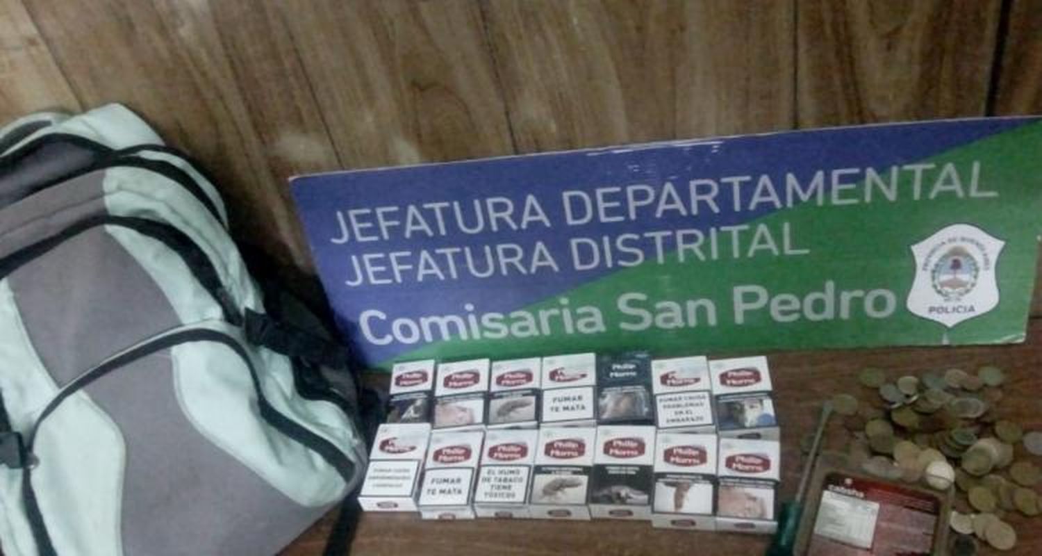 Aprehendieron a dos jóvenes cuando intentaban robar cigarrillos en una despensa