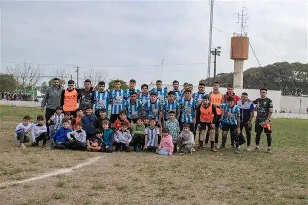 Primera A: Las Palmeras se trajo un valioso punto de Baradero