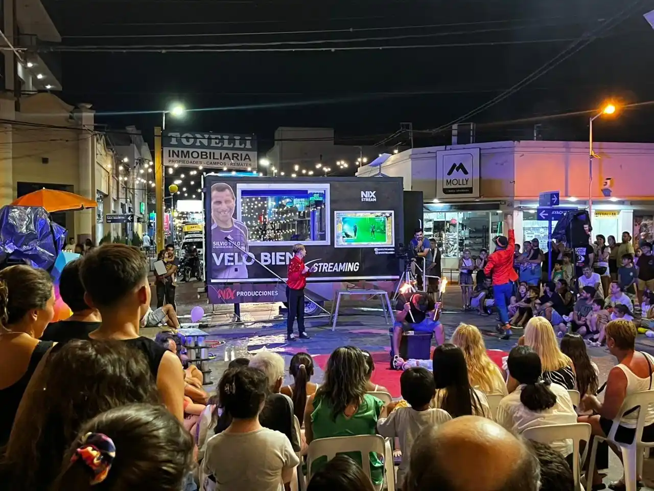 Carnaval: con comedia y shows en vivo, cierre de actividades de la peatonal de verano del Centro de Comercio