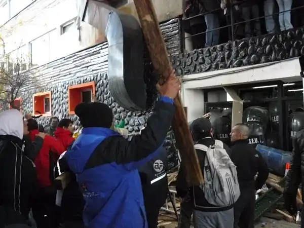 Crisis con maestros en Tierra del Fuego