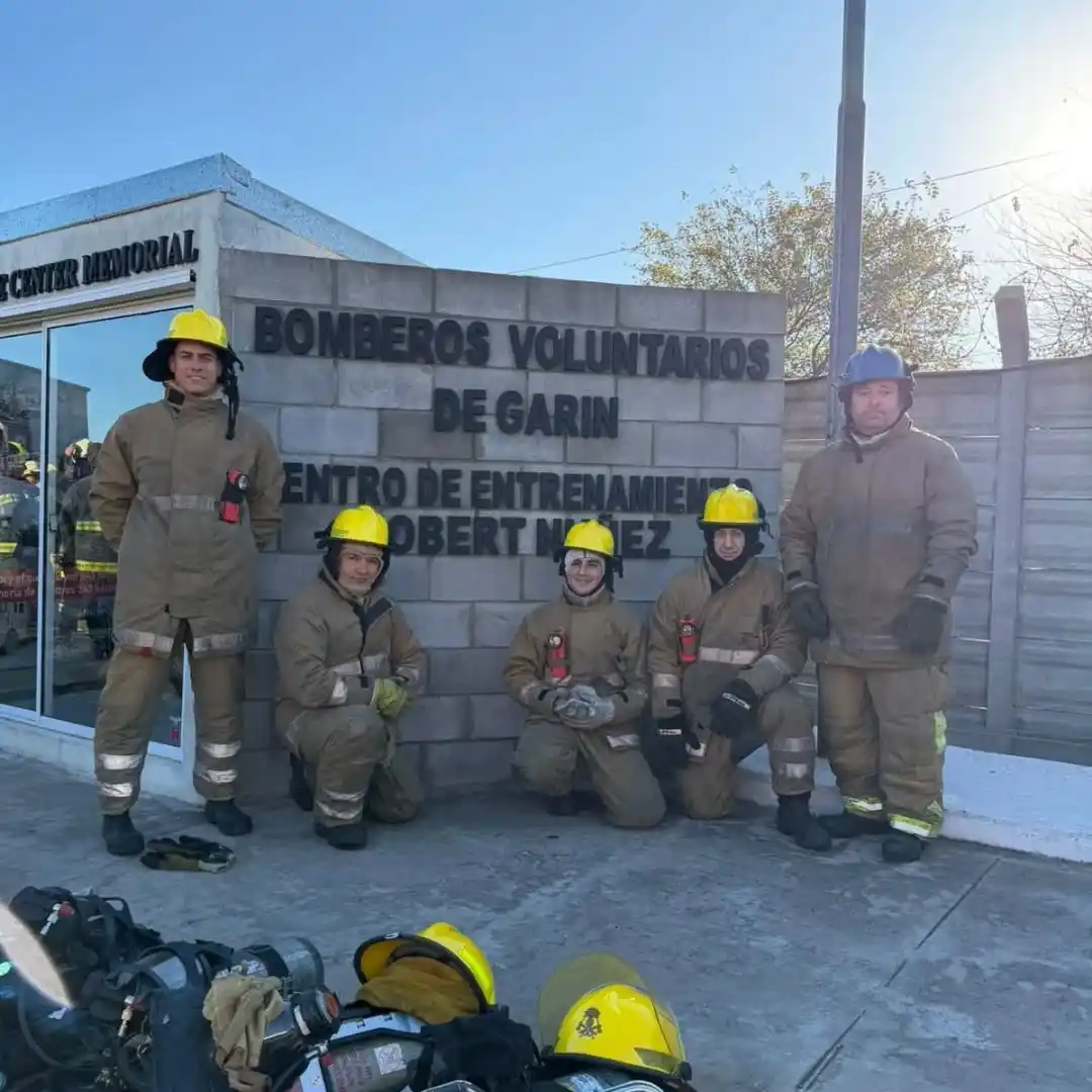 Bomberos de Concordia participaron de una jornada intensiva de entrenamiento en Garín