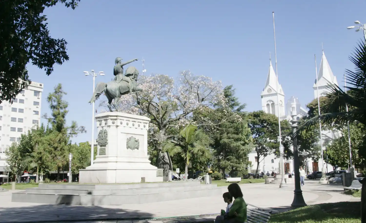 La vuelta a la plaza