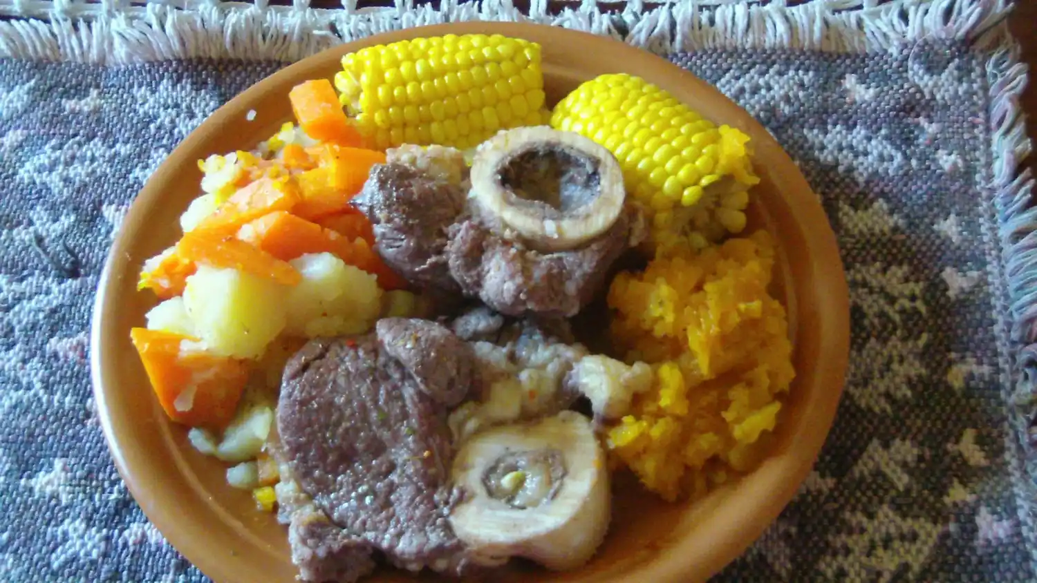 Hoy ElDía está para puchero de caracú (osobuco)