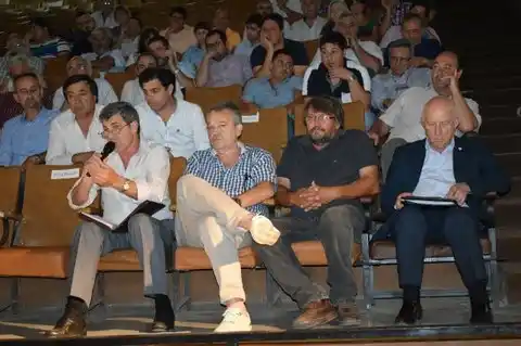 Un hospital por día para pagar la deuda