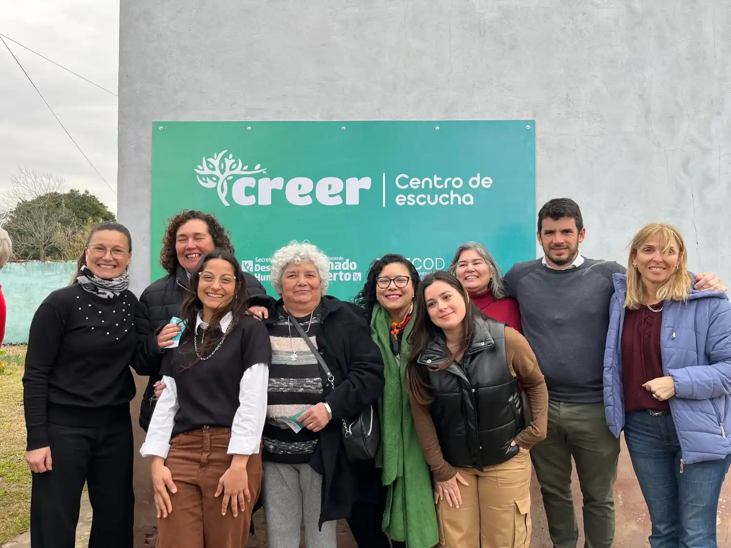 Integrantes del Programa, junto al intendente Leonel Chiarella.