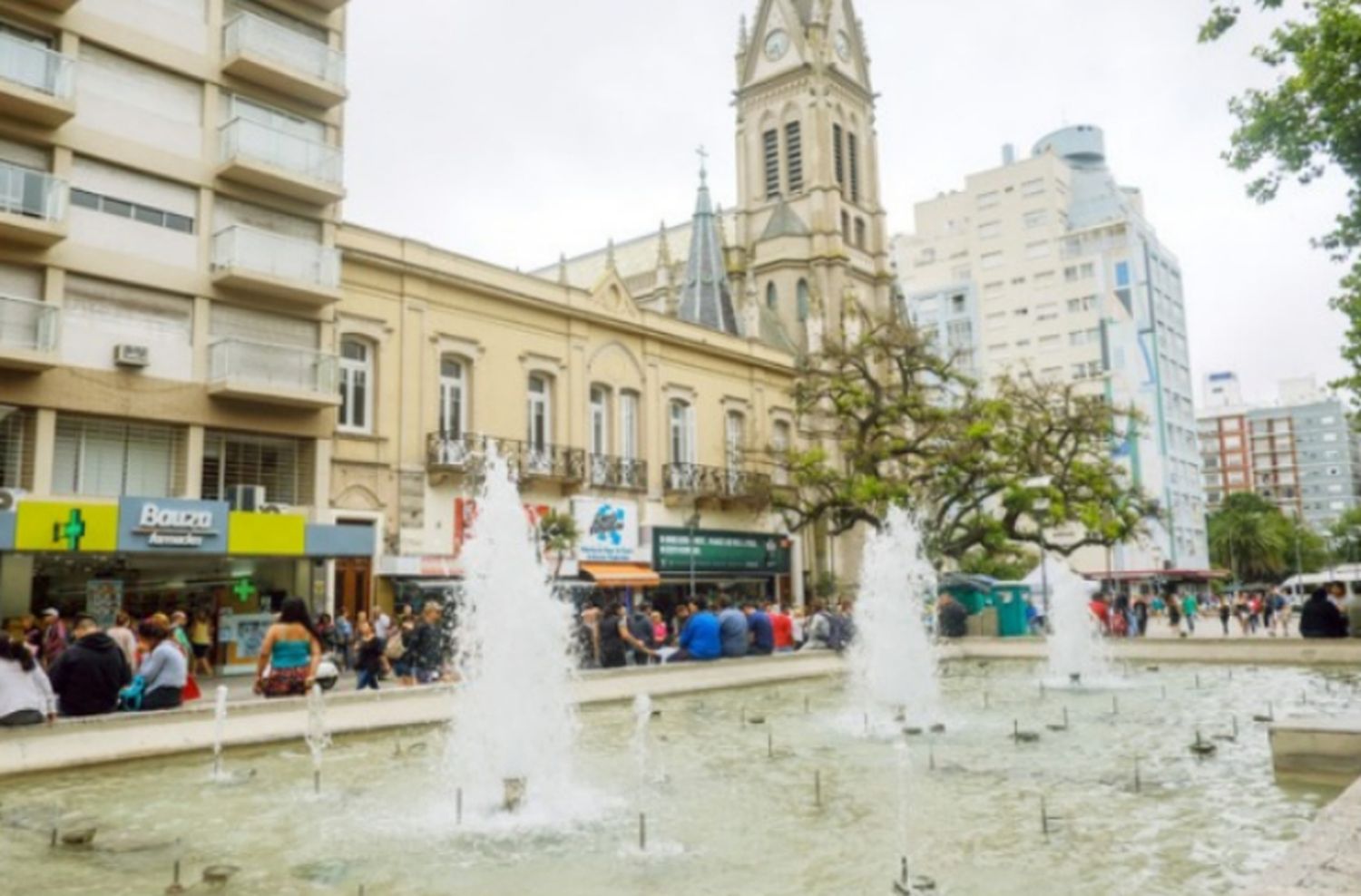 Reacondicionaron la fuente de agua de la Peatonal