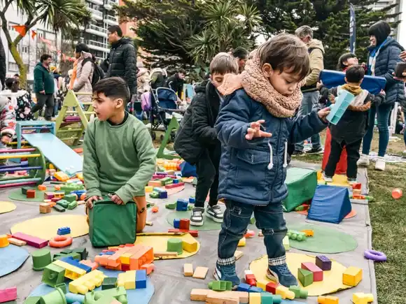 Más de 15 mil personas disfrutaron de las actividades del Día del Niño en Plaza España
