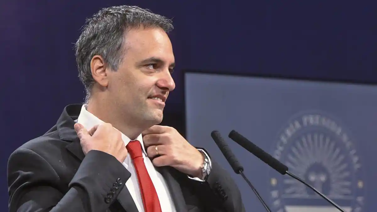 El Gobierno analiza cambios en sala de prensa y propone "un Gran Hermano periodístico"