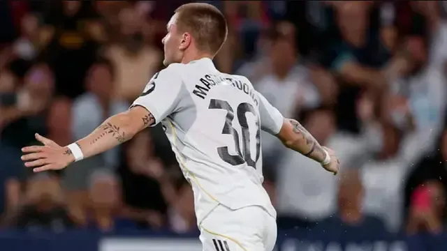 Primer gol del argentino en la Champions League.