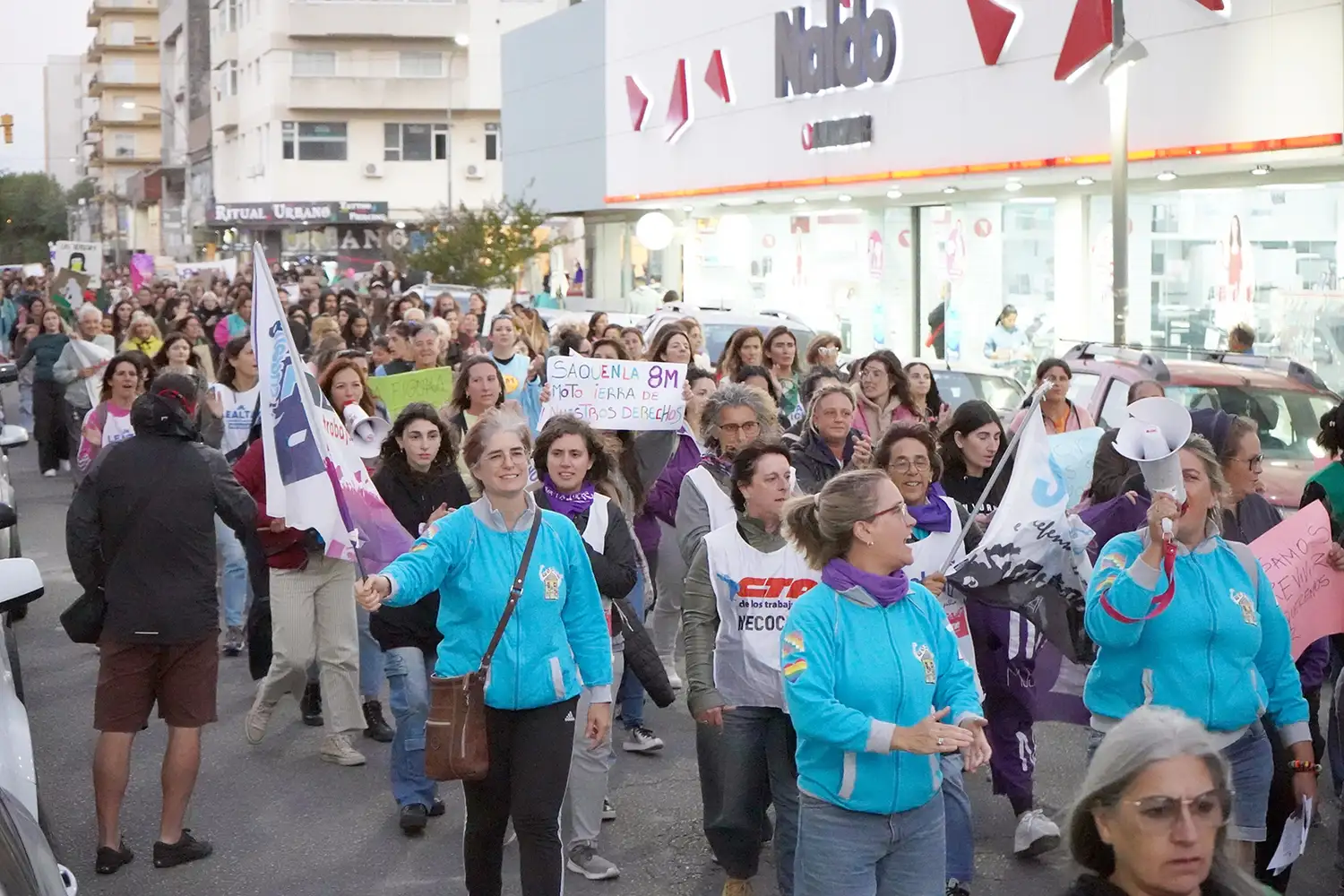 Por el centro. La marcha visibilizó el reclamo