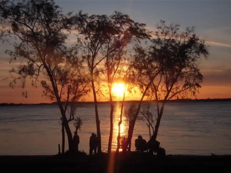 Advierten que “no se pueden concretar reservas por las indefiniciones sobre ingreso, estadía y atención de turistas”