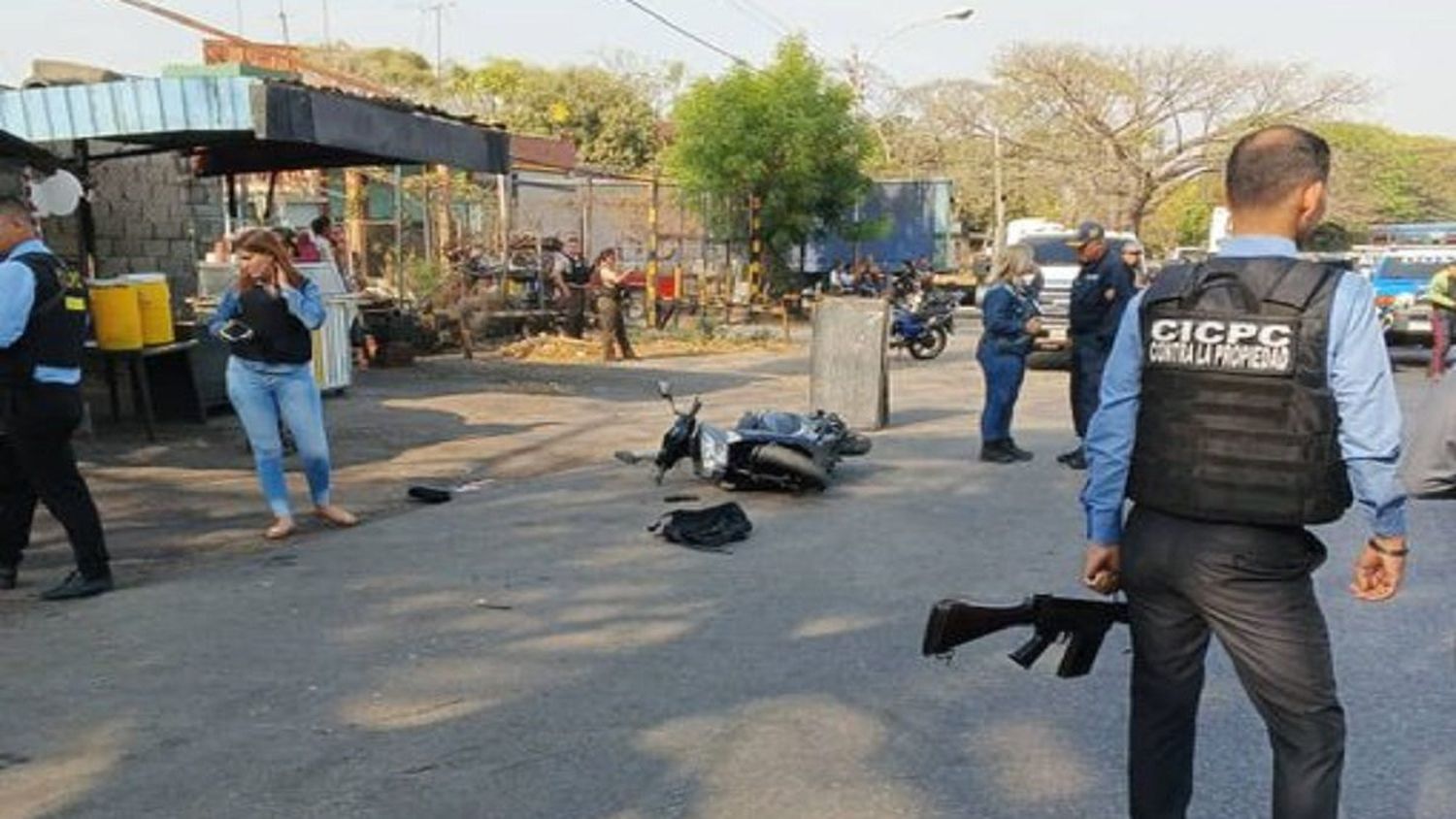 Un muerto y 2 policías heridos deja tiroteo en Aragua este #9Mar