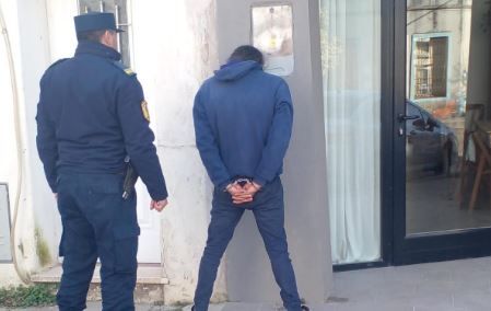 Atraparon a un hombre con fiambre que había sido robado de un mercado céntrico