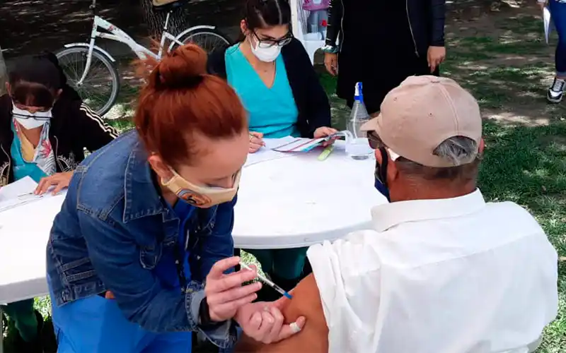 Coronavirus: aplican segundo refuerzo a grupos priorizados