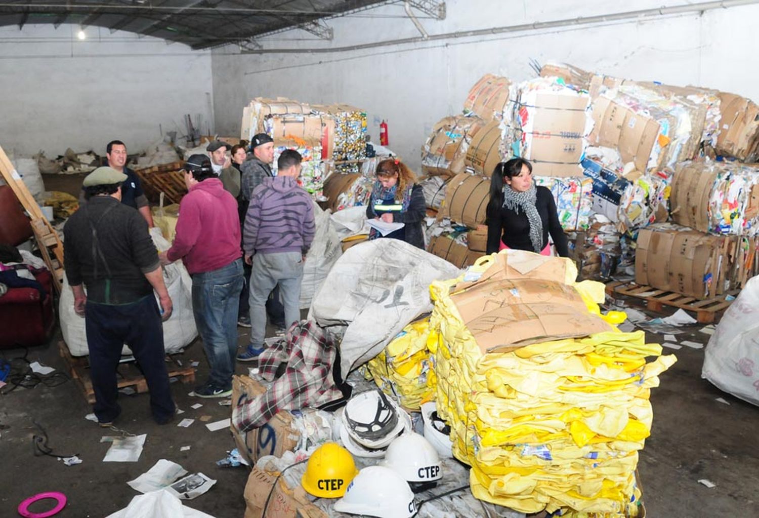 Los recuperadores urbanos piden abrir sus puertas y trabajar