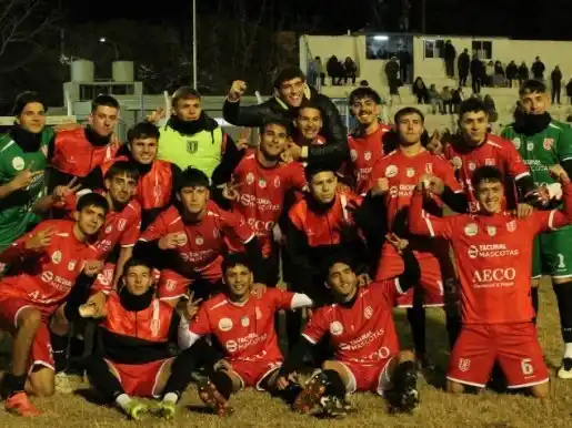 A als 20:30, el Seleccionado de la LRF se mide con la Liga Deportiva San Martín Foto:LRF