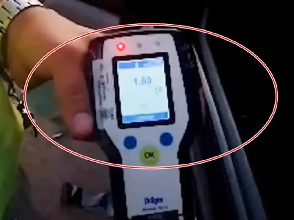 Dos hombres conducían alcoholizados con menores de edad a bordo