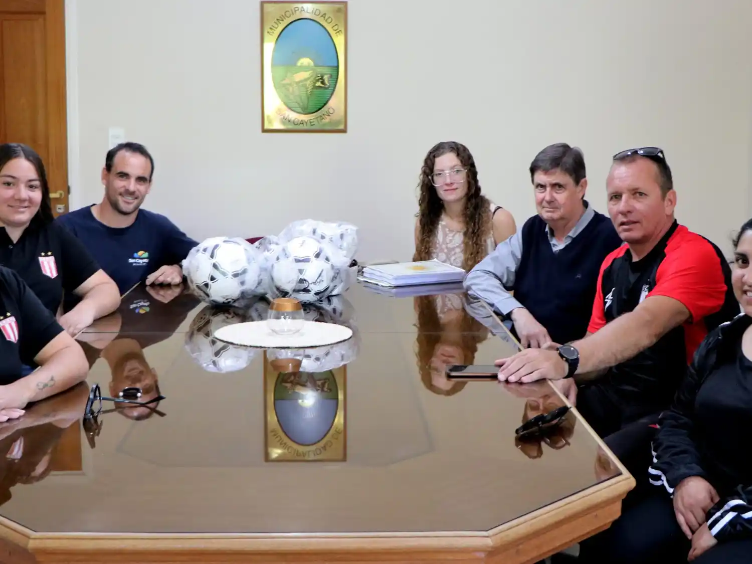 Reunión del gobierno municipal con referentes de instituciones deportivas