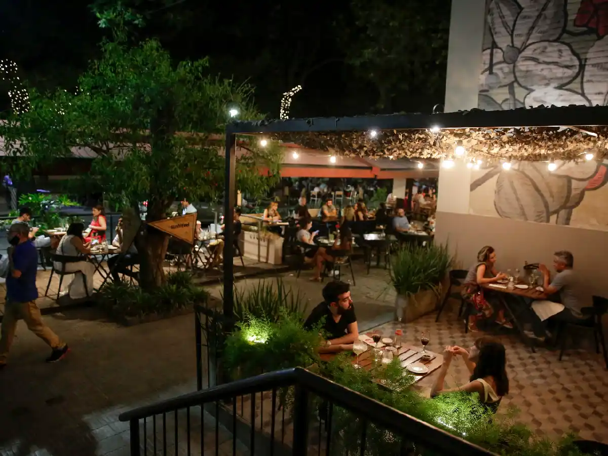 Restricciones: no se podrá circular entre la medianoche y las 6, cierran casinos y no habrá viajes de turismo