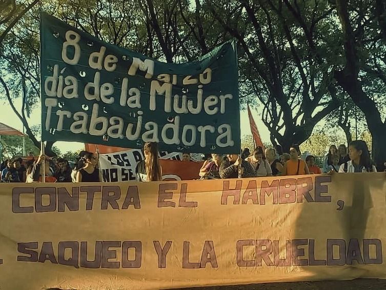 La concentración comenzó en plazoleta Fray Cayetano Rodríguez.