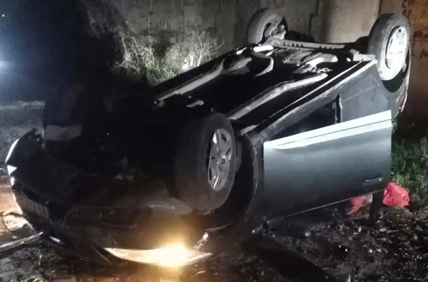 Espectacular persecución, vuelco y detenciones en la Autopista Rosario – Buenos Aires