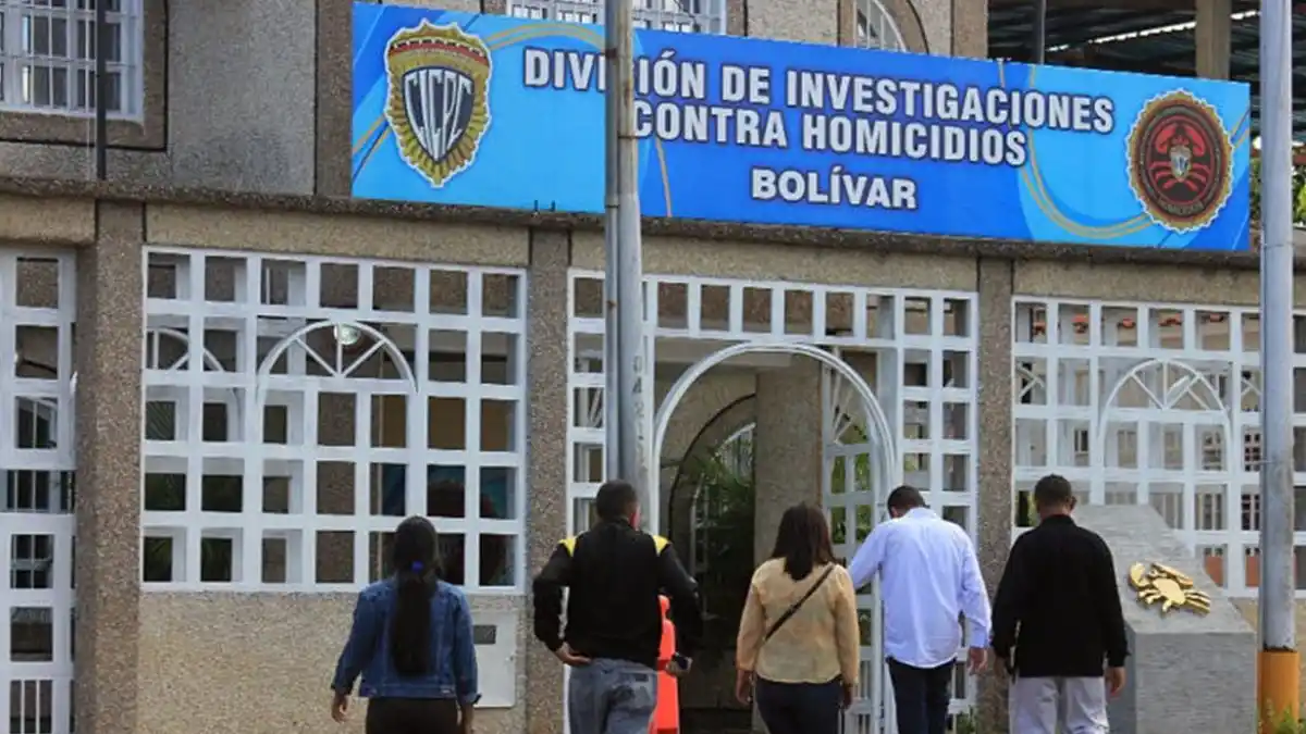 EL CUERPO QUEDÓ AL LADO DE SUS HIJOS: mujer es apuñalada por su pareja en Bolívar