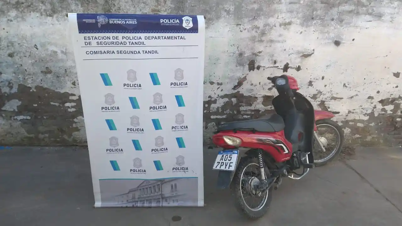 Allanaron tres viviendas y encontraron una moto utilizada para robar una bicicleta