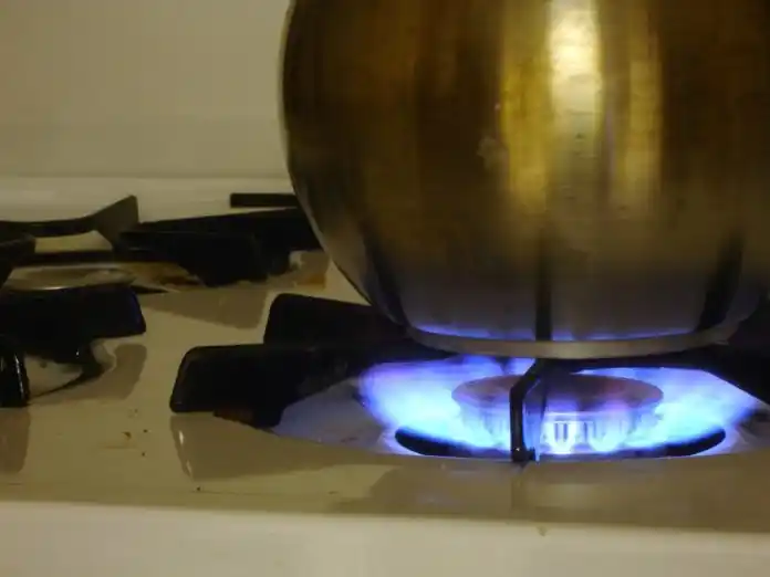 El Gobierno negocia con Bolivia para que no falte gas en invierno