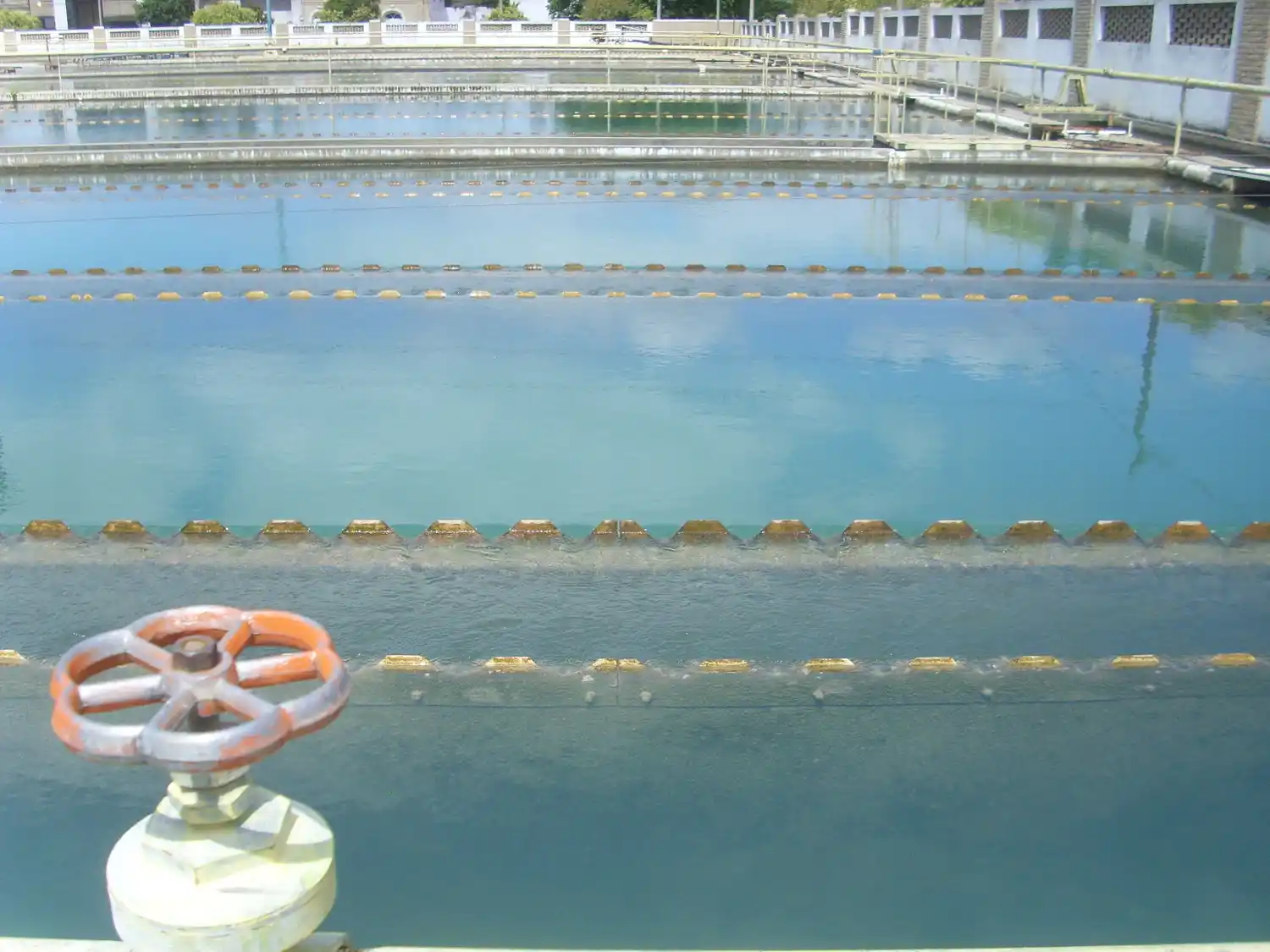 Limpieza preventiva y programada de la red de distribución de agua potable