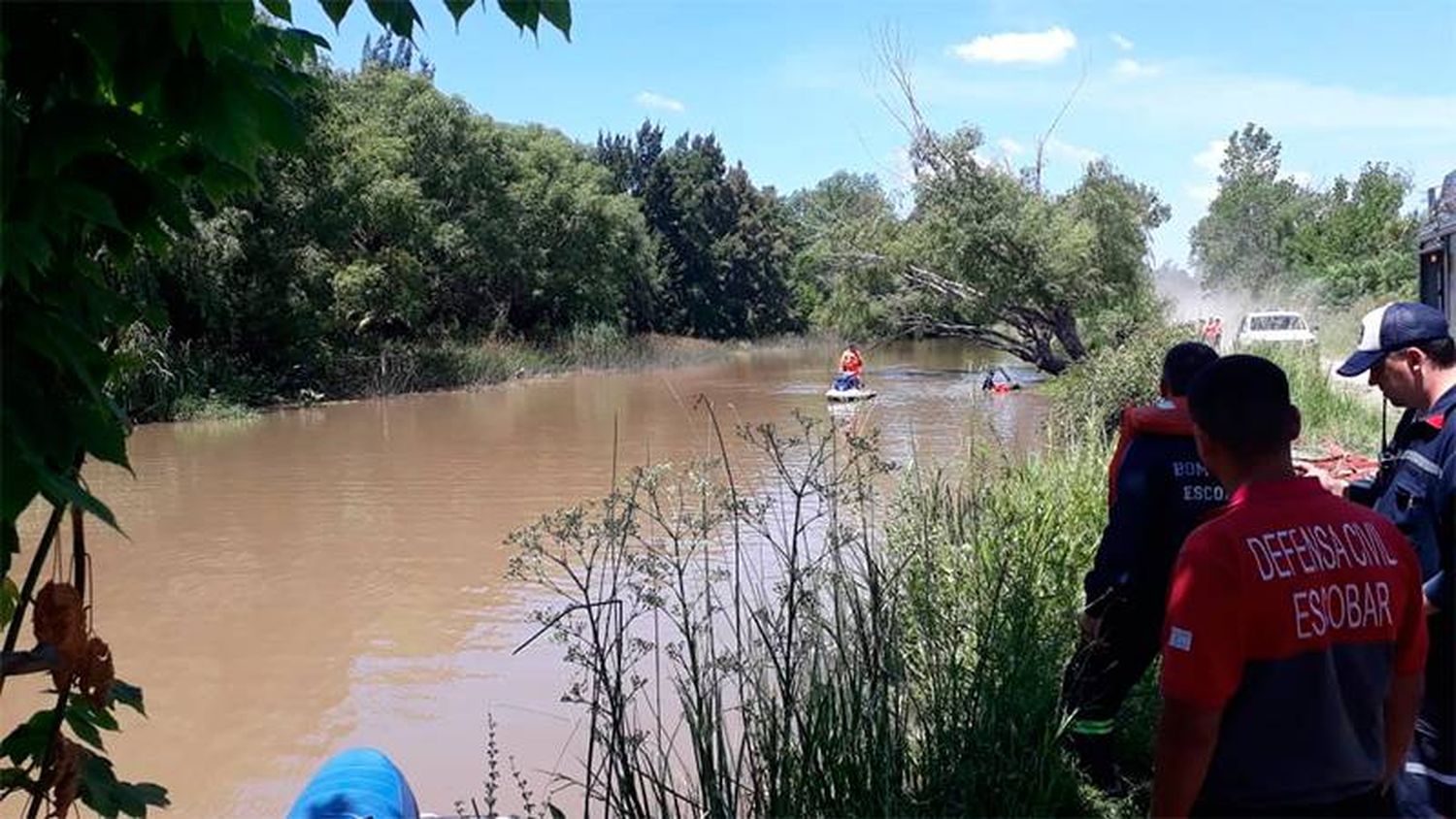 Un hombre desapareció en aguas del delta al caer de su canoa mientras pescaba