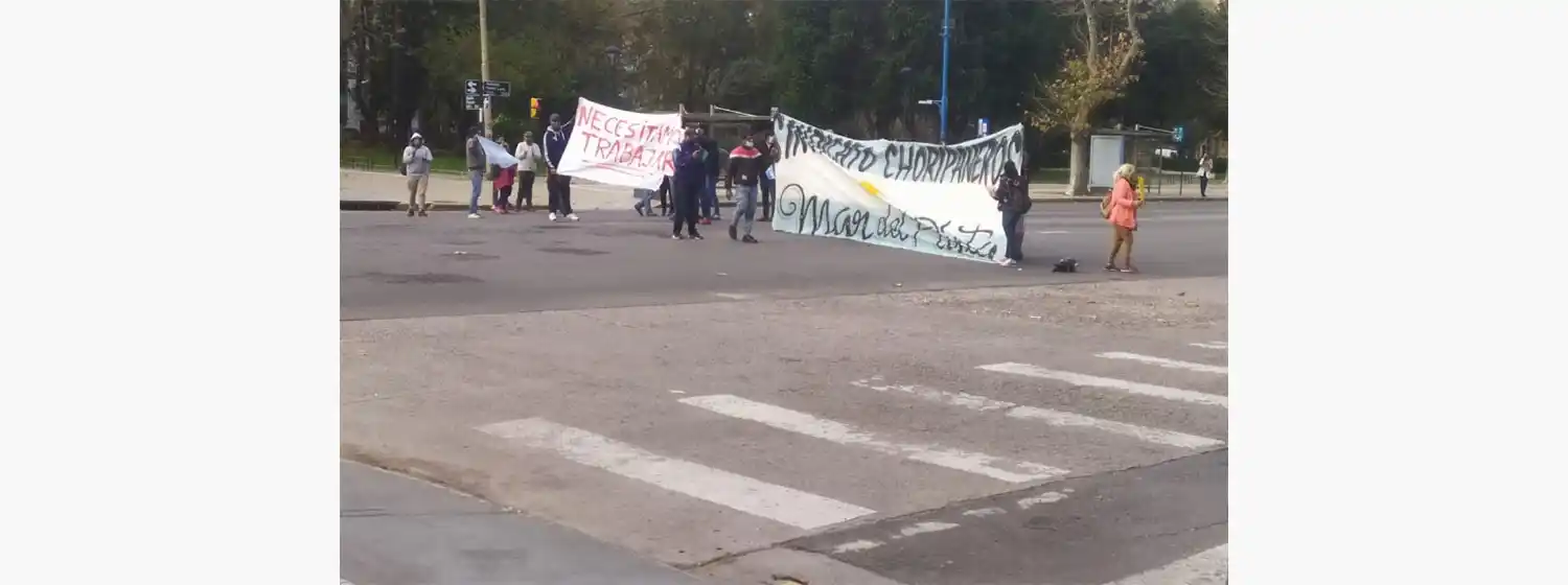 Otro corte de choripaneros: ahora bloquearon el paso en Luro