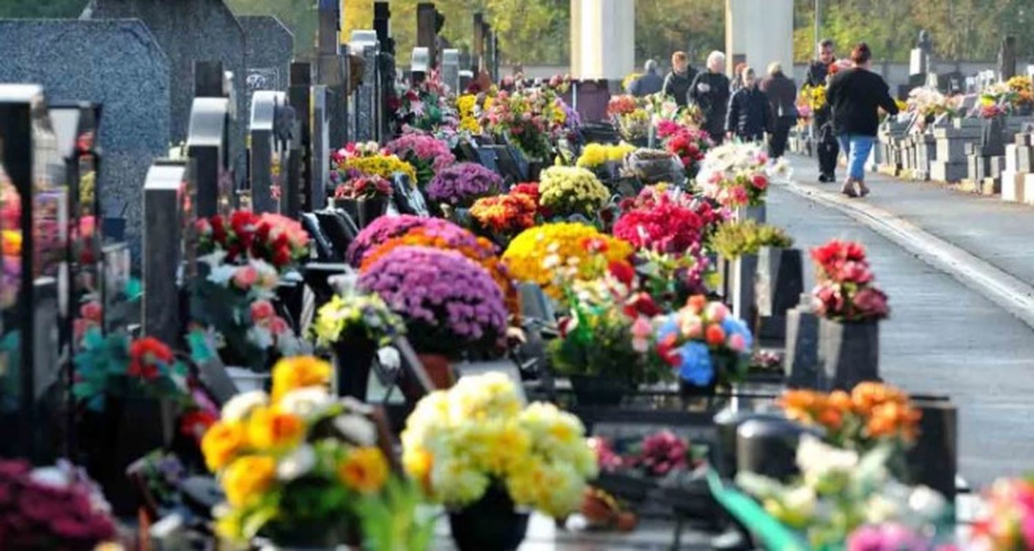 El lugar de sepultura estará cubierto de flores de todos los colores en referencia a las diferentes identidades de género y orientaciones sexuales, detallaron las autoridades.