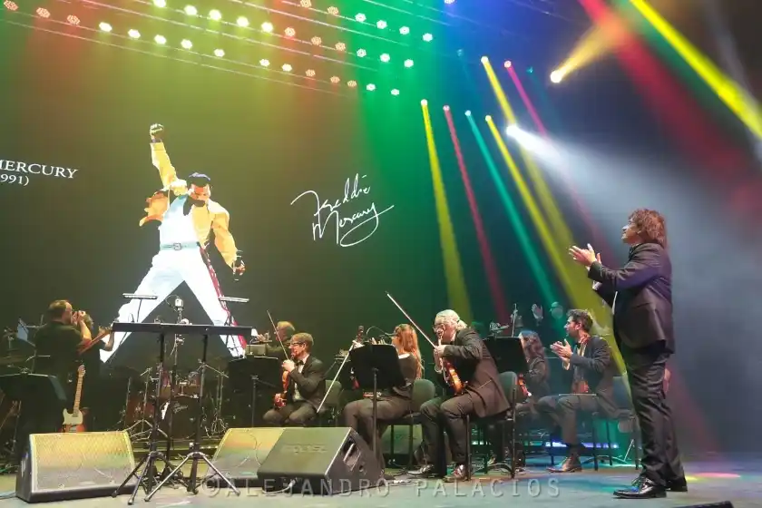 Mahler y Pascual presentan "Rapsodia Bohemia Sinfónico" en el Polideportivo