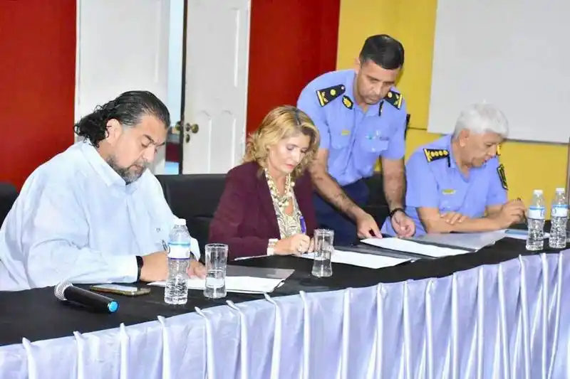 Elecciones 2023: A los presidentes y
vocales de mesas se les pagará 12 mil pesos