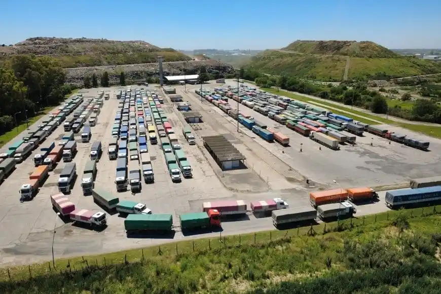 Campo Exportaciones Playa Camiones