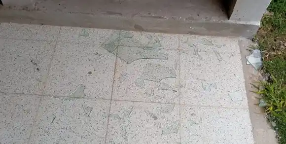 Actos vandálicos en un cementerio: robaron ofrendas y destrozaron los nichos