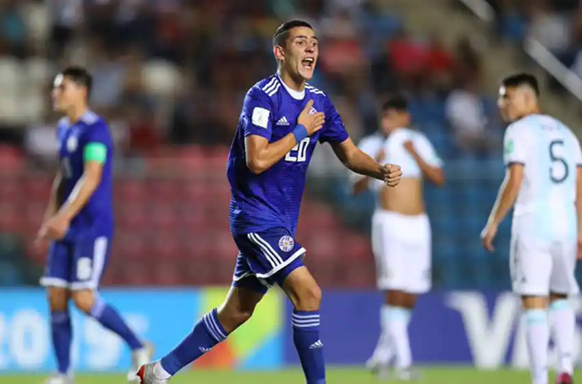 Argentina ganaba 2-0 pero Paraguay se lo dio vuelta, le ganó 3-2 y la eliminó del Mundial Sub 17
