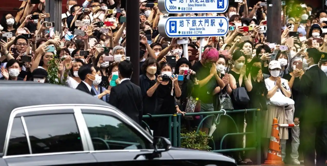 Japón: una multitud despidió al ex premier Shinzo Abe