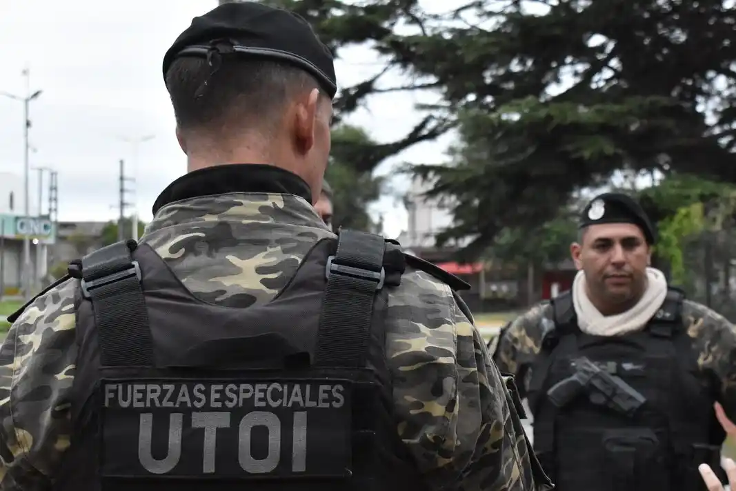 Desde UTOI tomaron nota a la concentración que se estaba organizando desde redes sociales.