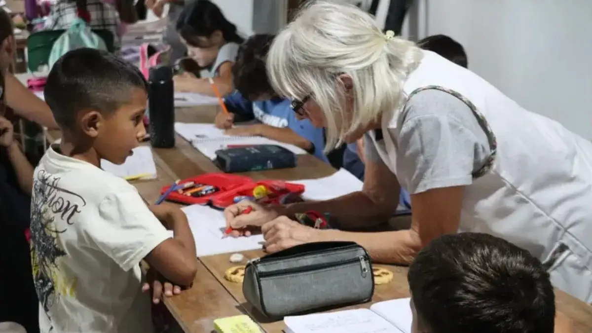 Tras el receso invernal, reiniciaron las clases de apoyo escolar en los barrios de la ciudad