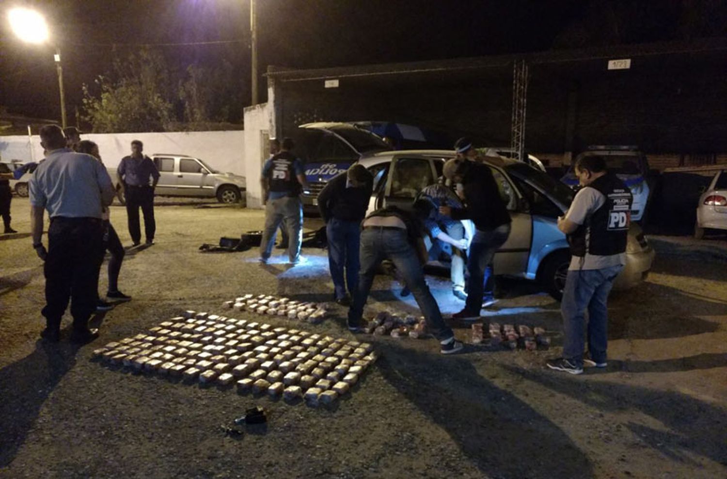 Encontraron 339 kilos de marihuana abandonados en una zona de monte