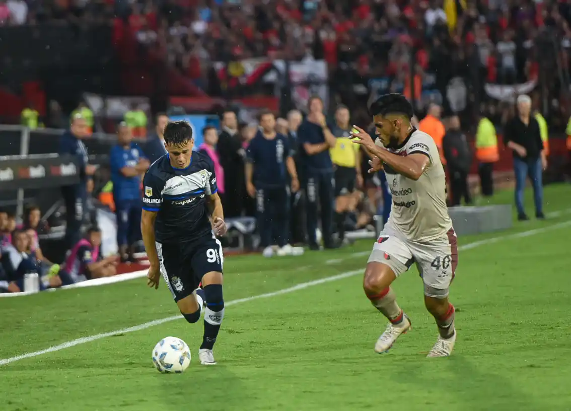Tras el descenso, Colón no se resigna.