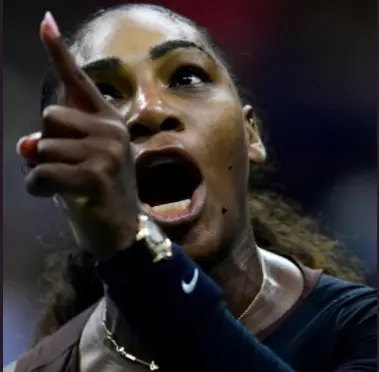 Serena Williams enojada tras perder la final