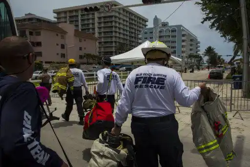 Derrumbe en Miami: posibilidad de sobrevivientes es «casi cero», se eleva a 27 los muertos