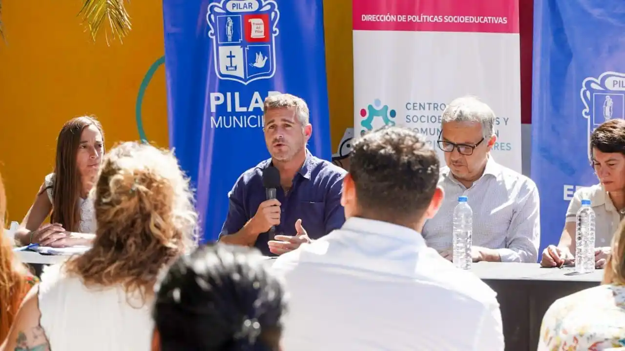 Achával junto a docentes: "Buscamos el desarrollo humano de todos a partir de la educación"