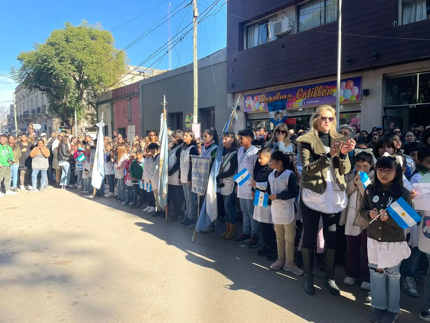 En la imagen se ve la delegación de la escuela primaria 18, también rural, ubicada en ruta 191.