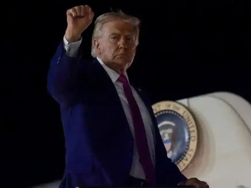 Trump advierte que reabrirá el estrecho de Ormuz "con o sin la ayuda de Irán". Foto: Reuters.Trump advierte que reabrirá el estrecho de Ormuz "con o sin la ayuda de Irán". Foto: Reuters.